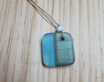 Wood and blue resin pendant necklaces (models 11 to 20)