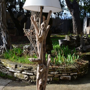 Lampadaire en Bois Flotté image 3