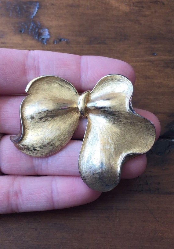 Trifari Bow Brooch Pin