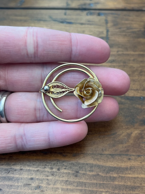 Sarah Coventry Golden Rose Brooch Pin