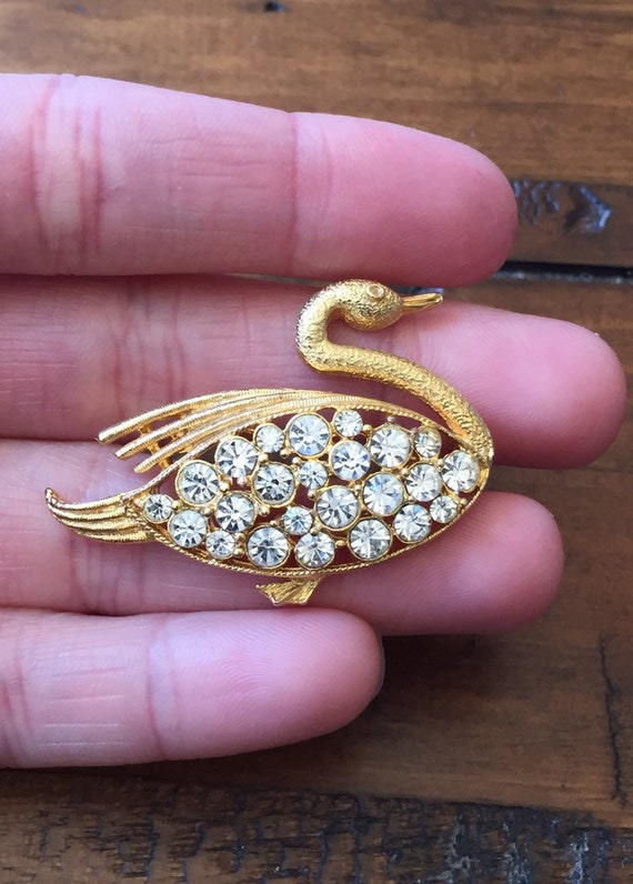 Vintage Swan Brooch Pin