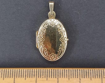 Ciondolo ovale vintage in oro giallo massiccio 9 carati inciso – 2 g
