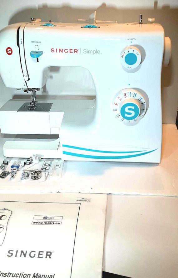 Singer Simple Sewing Machine Model 2263 w/ Pedal & Manual SEE