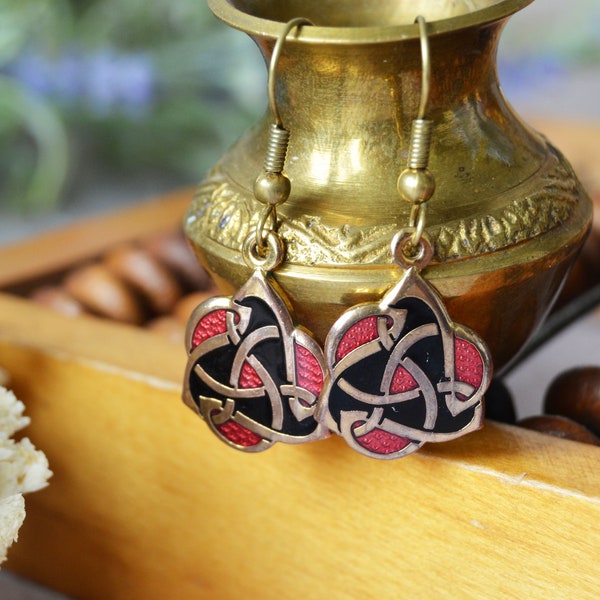 Vintage Celtic Sea gems earrings, Triskele earrings black and red cloisonne