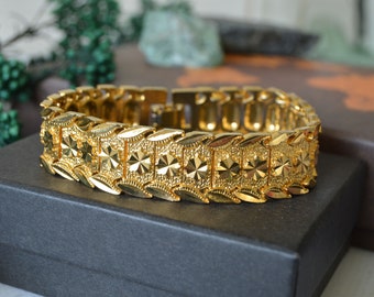 Vintage gold tone link bracelet with floral texture, Chunky unisex bracelet