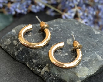 Vintage small hoop earrings, Dainty hoops, Huggie hoop earrings, Small hoop studs