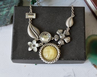 Vintage Floral Bib Necklace, Silver Tone Cottagecore Flower Pendant Necklace, Romantic Garden Jewelry