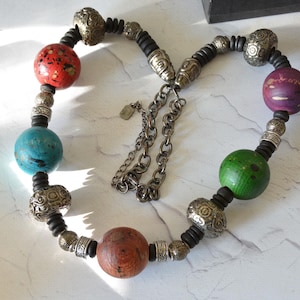 Vintage Chunky Wood Beaded Necklace: Multicolor Bohemian Statement Jewelry