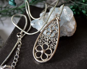Vintage Lia Sophia Silver Tone Floral Teardrop Necklace, Filigree Flower Pendant, Retro Statement Jewelry