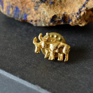 Vintage tiny elk pin, Gold tone brooch pin, Figural lapel pin, Minimalist woodland accessory