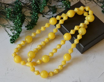 Vintage Yellow Bead Necklace, Long Plastic Beaded Necklace, Retro Mod Statement Jewelry