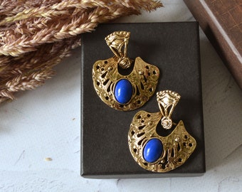 Vintage Gold Tone Dangle Earrings: Blue Cabochon Ornate Studs