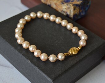 Vintage beaded pearl bracelet, Cream color faux pearls bracelet, Elegant costume jewelry