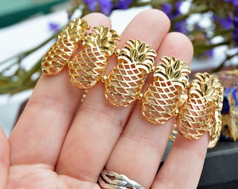Vintage pineapples stretch bracelet, Openwork links bracelet, Wide gold tone bracelet 1 inch