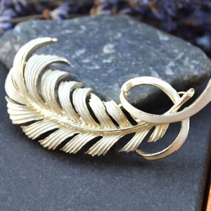 Vintage feather brooch with white enamel, Gold tone feather