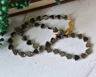 Vintage hematite hearts choker, Black metallic beaded necklace 16 inches, Minimalist jewelry