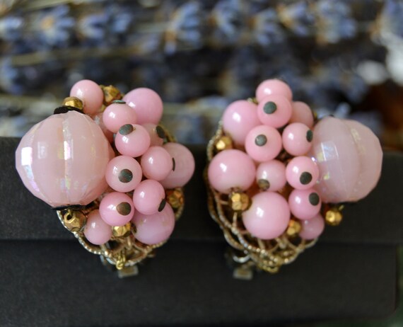 Vintage pink cluster earrings, Chunky retro clip … - image 5