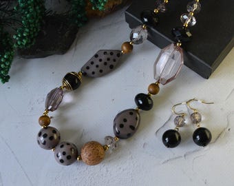 Vintage Gray Beaded Necklace and Earrings Set: Chunky Monochrome Jewelry