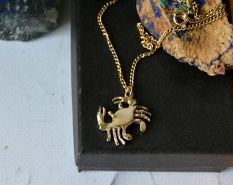 Vintage Gold Tone Crab Pendant Necklace, Figural Jewelry