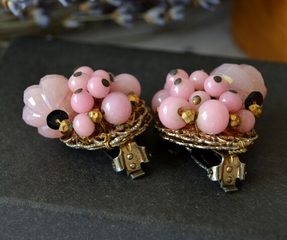 Vintage pink cluster earrings, Chunky retro clip … - image 2