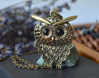 Vintage owl necklace, Bronze owl with black crystal eyes, Woodland pendant, Witchy jewelry
