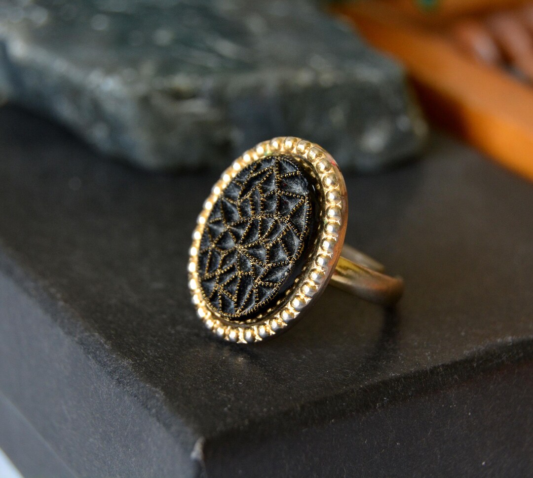 Vintage Emmons Black Statement Ring, Adjustable Gold Tone Oval Textured ...