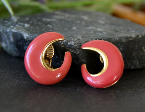 Vintage miniature clip on earrings, Pink enamel r… - image 1