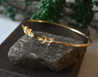 Vintage Gold Tone Leaf Cuff Bracelet, Minimalist Nature Inspired Bangle