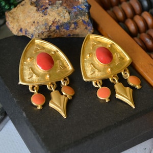Vintage Medieval Shield Earrings: Gold Tone Heraldic Renaissance Jewelry