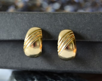 Vintage gold tone clip on earrings, Lightweight everyday earrings