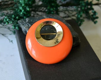 Vintage Sarah Coventry Brooch, Orange Plastic Round Pin, Gold Tone Statement Jewelry Retro 1960s