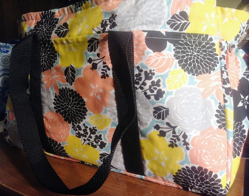 Ready Made Women/'s floral open top work utility tote 8 pockets
