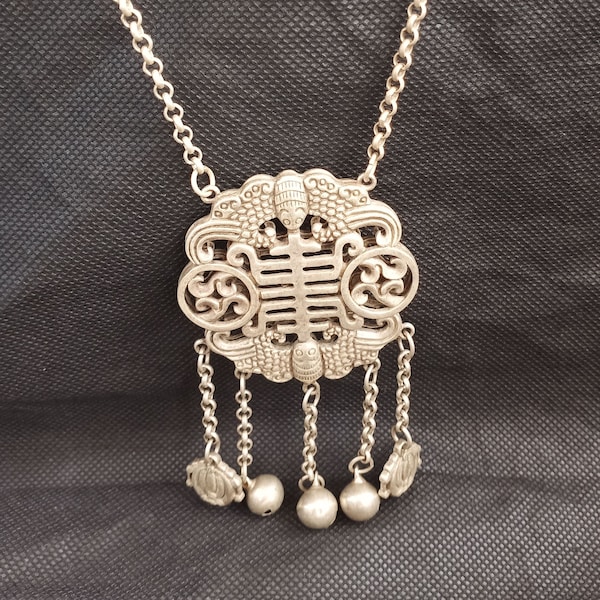 Chinesische tibetische Silber handgeschnitzte Fledermaus Halskette, traditionelle altmodische Halskette, Retro kreatives Geschenk A53
