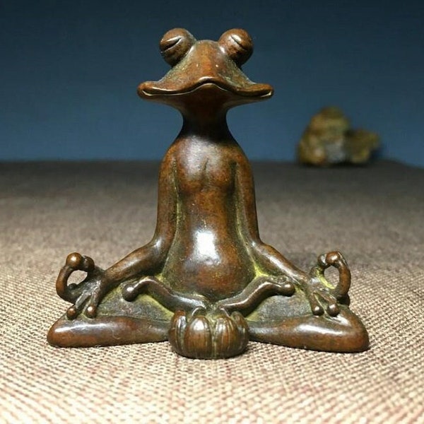 Pure Purple copper sitting meditation frog sculpture/ household incense aromatherapy burner