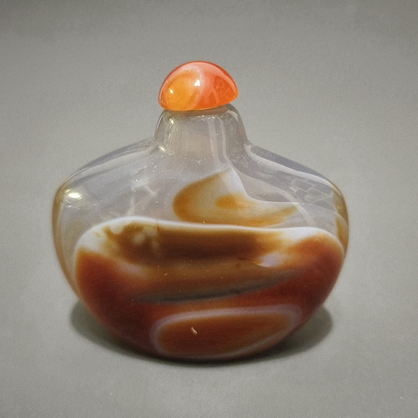 Chinese natural agate hand-carved snuff bottle C002