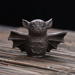 China Yixing Zisha Tea Pet Decoration/Carving bat  Personality  Home Office Decoration