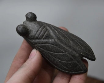 Antique Hongshan cultural cicada statues, black meteorites can attract magnet pendants, desktop ornaments and crafts A559