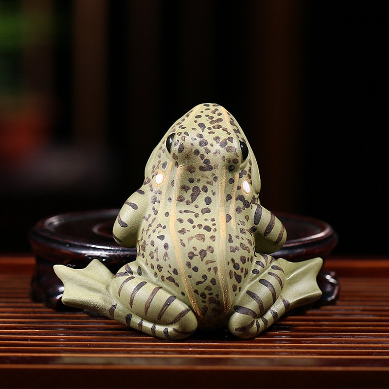 Retro and creative tea pet ornaments, ceramic handmade frog  scu