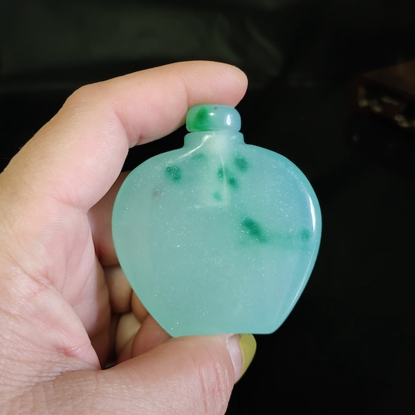 Solid Vintage Chinese  Jade Handmade Snuff Bottle Ornament  A909