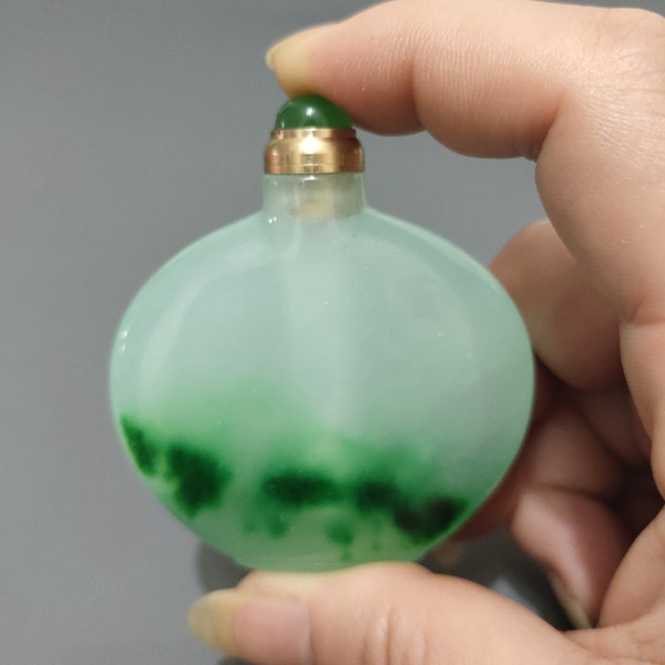 Solid Vintage Chinese  Jade Handmade Snuff Bottle Ornament  A909