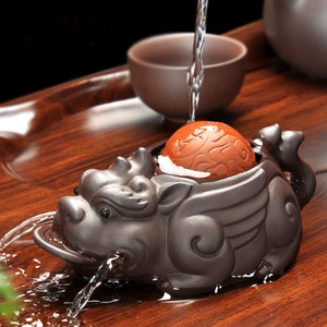 China Yixing Zisha Tea Pet Decoration/Carving  Toad Personality  Home Office Decoration