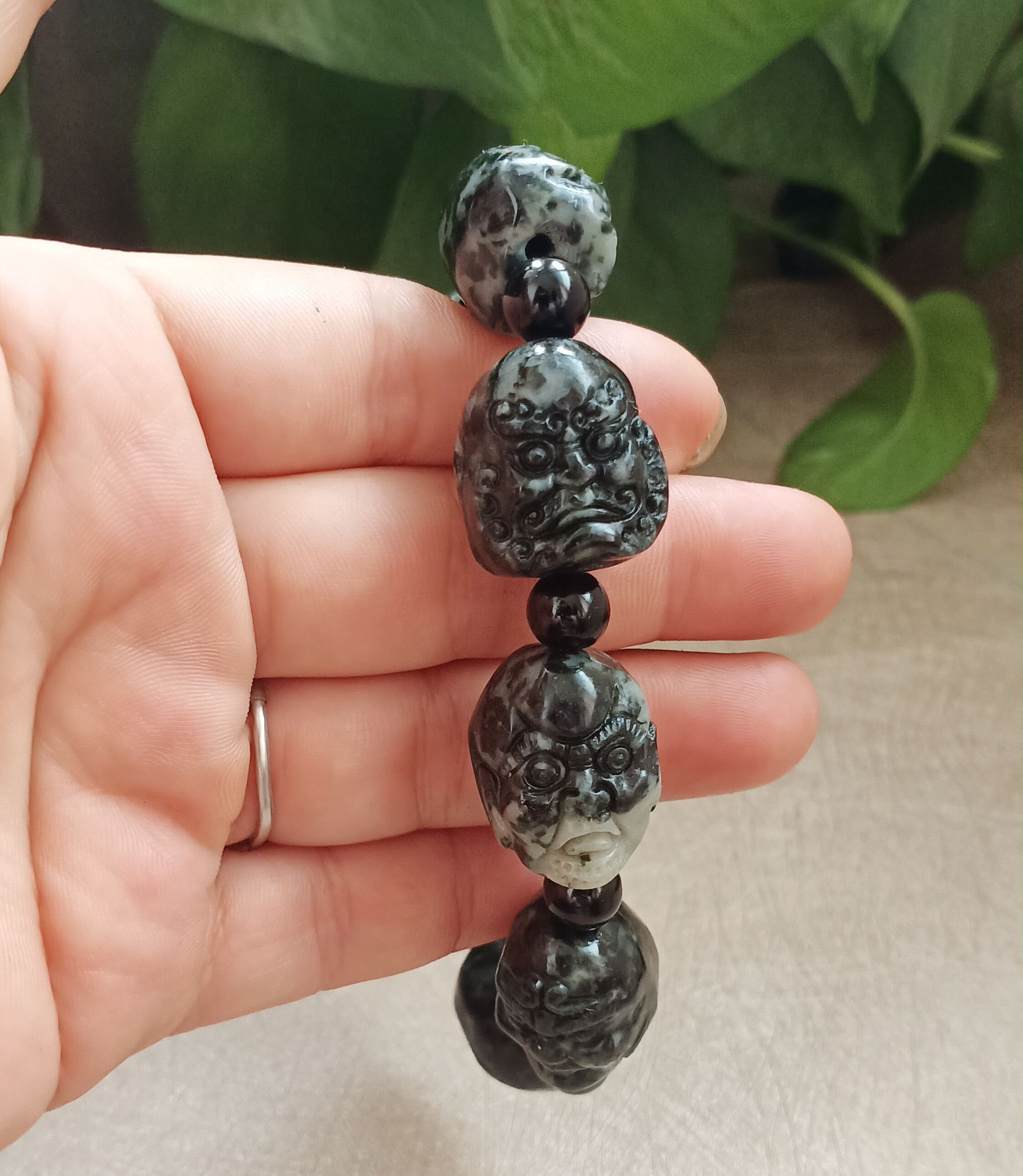 Details about    9.06" Chinese Exquisite Ox horn Jade Hand-carved Eighteen Arhats beads Bracelet 