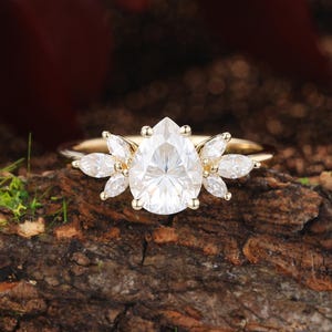 Moissanite Verlobungsring: 10K Gelbgold Brautjubiläumsring