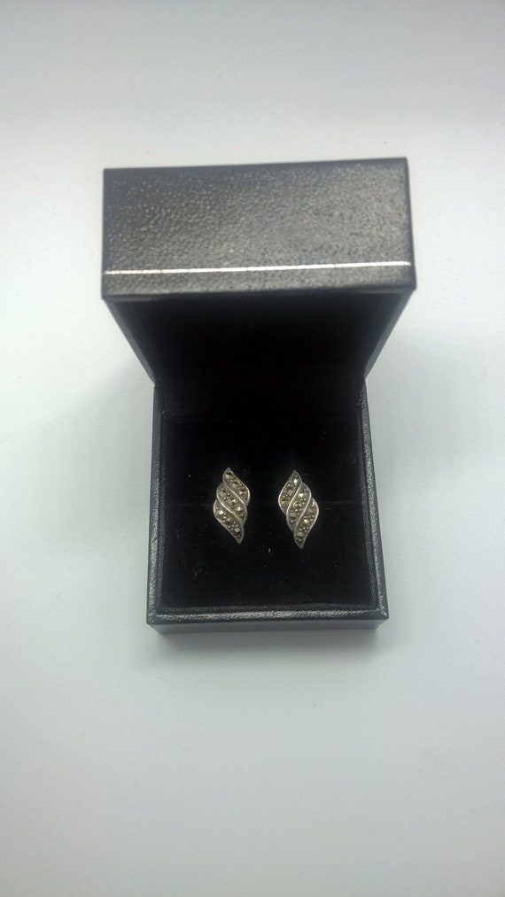 Beautiful 925 Silver Marcasite Leaf Pattern Art N… - image 1