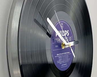 Original vintage skivspelare med plattor - LP Philips Tyskland skivklocka för vinylälskare