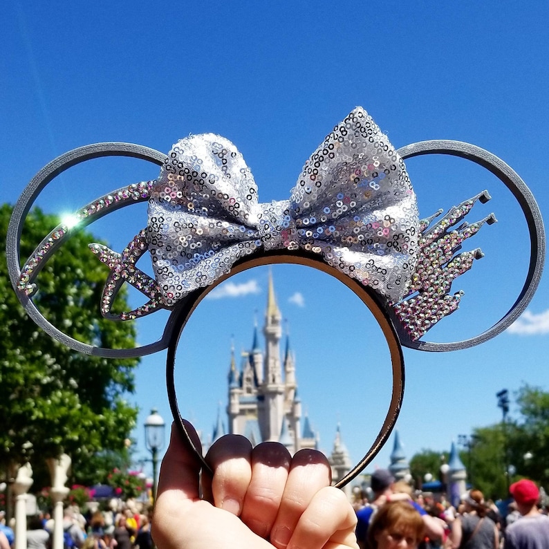 rhinestones with castle and letter D MAGICAL MOMENTS 3D Mouse Ears,
