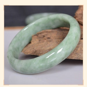 52-75mm Wholesale Natural Green Jade Round Bangle Lady Big female bracelet Hand carving A stone Chinese gift 55mm 57mm 59mm 61mm 63mm 65mm