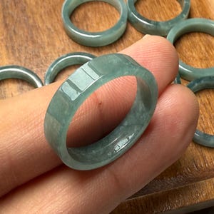 Taille 4-12 Jadéite bleue naturelle Bague plate Jade de qualité supérieure Bague de fiançailles personnalisée Bague pour pouce, Jade du Guatemala, cadeau de bijoux d&#39;anniversaire