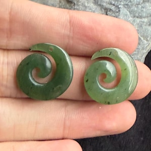 Maori style beads Real Green Nephrite jade Greenstone Canadian jade \ pendant necklace Hawaii Hook bead earrings drop artwork