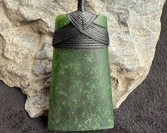 Handmade Maori style Aquaman Axe pendant Natural GREEN Nephrite jade Greenstone Canadian jade Hatchet Man necklace Pounamu NZ jasper